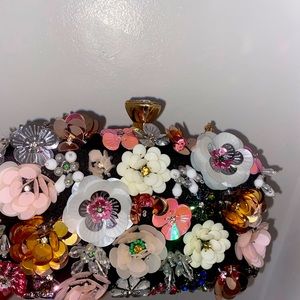 This is a brand new clutch bag. Never worn ‼️